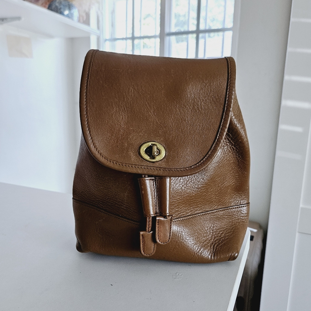Coach Vintage Classic Daypack  9960 Mahogany Brown leather Bag